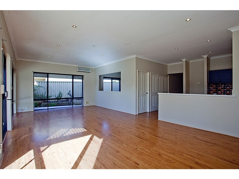 114 Zenobia, Palmyra WA 6157