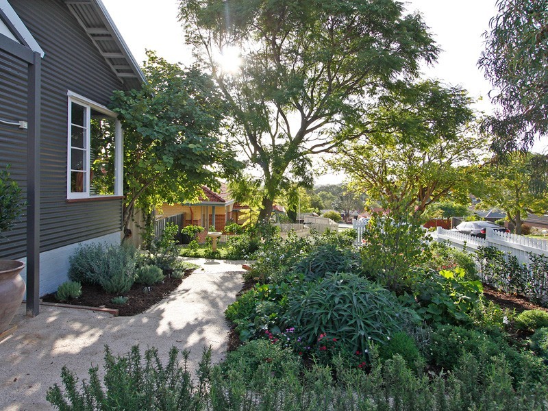 10A Lever Place, Willagee WA 6156