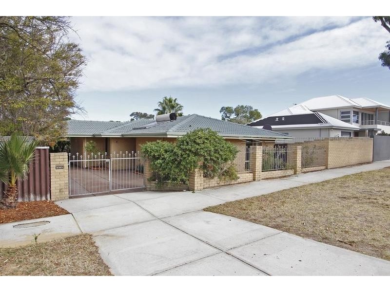 4/109 Stock Road, Bicton WA 6157