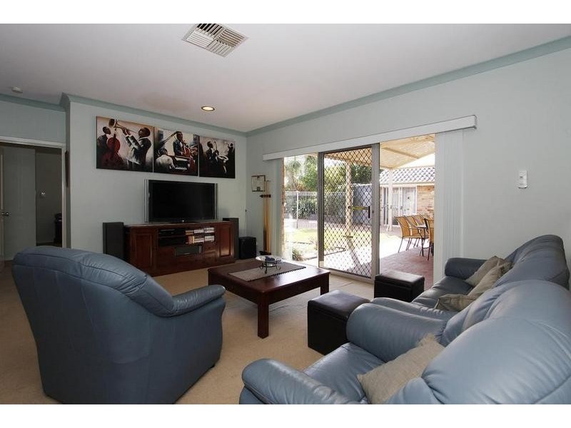 17 Gimber Street, Melville WA 6156