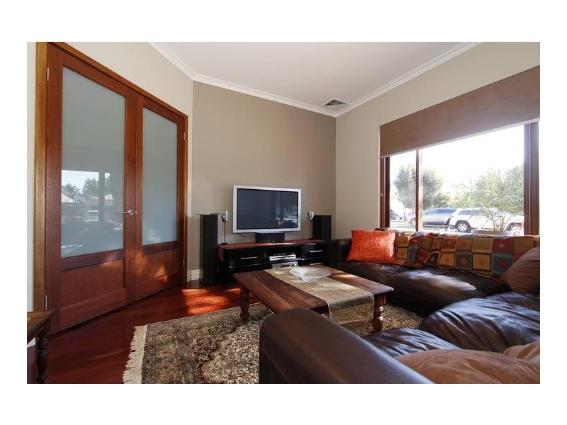 20 Booker Street, Attadale WA 6156