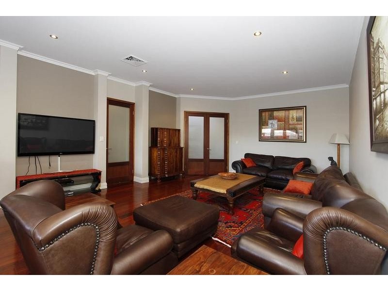 20 Booker Street, Attadale WA 6156