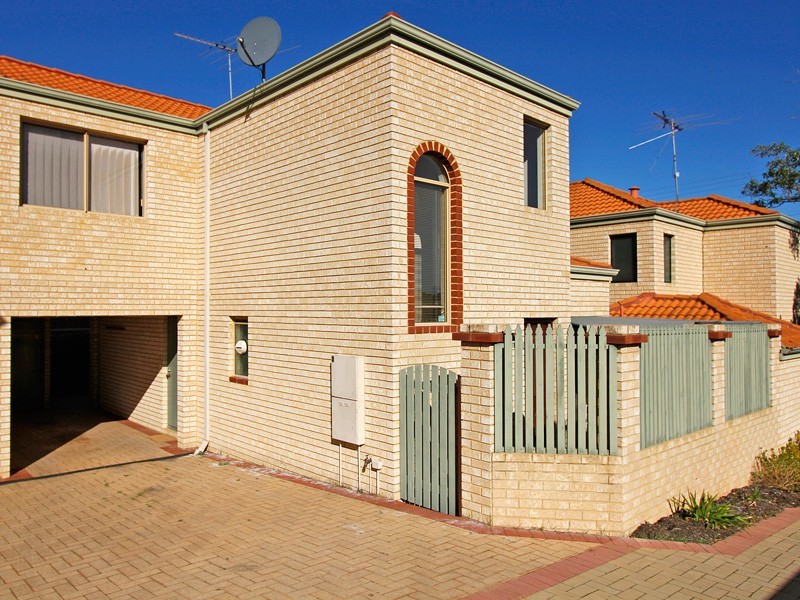 2/34 Foss Street, Bicton WA 6157