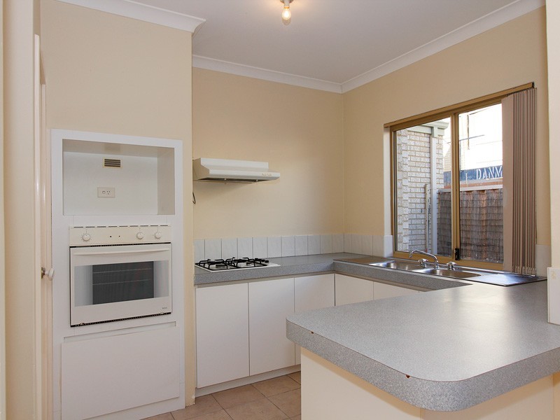 2/34 Foss Street, Bicton WA 6157
