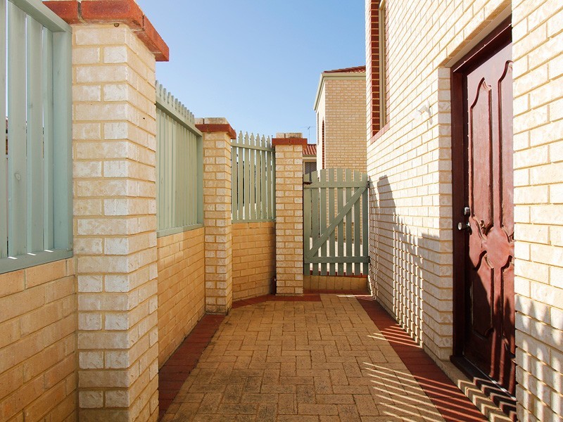 2/34 Foss Street, Bicton WA 6157