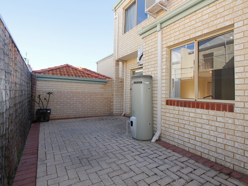 2/34 Foss Street, Bicton WA 6157
