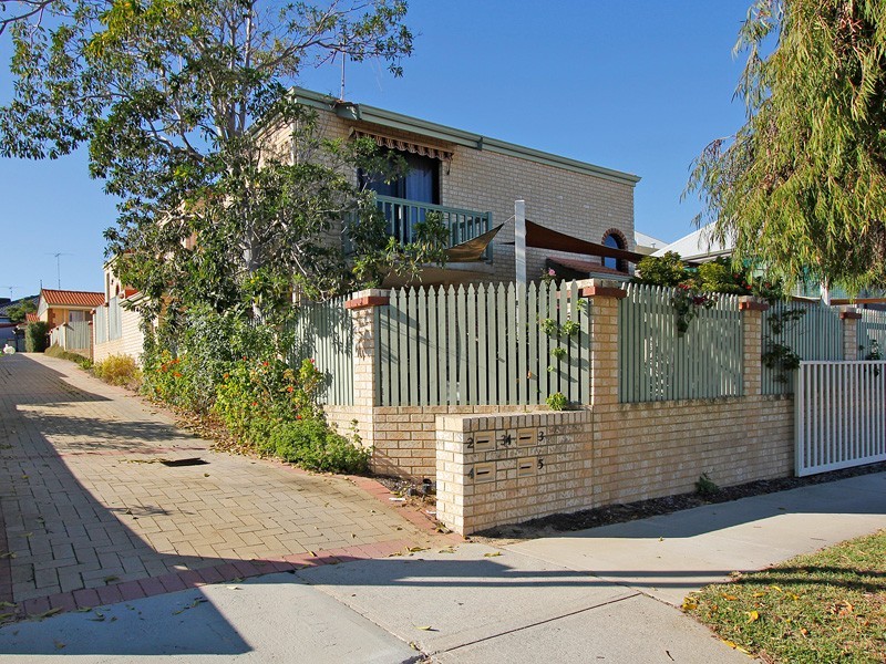 2/34 Foss Street, Bicton WA 6157