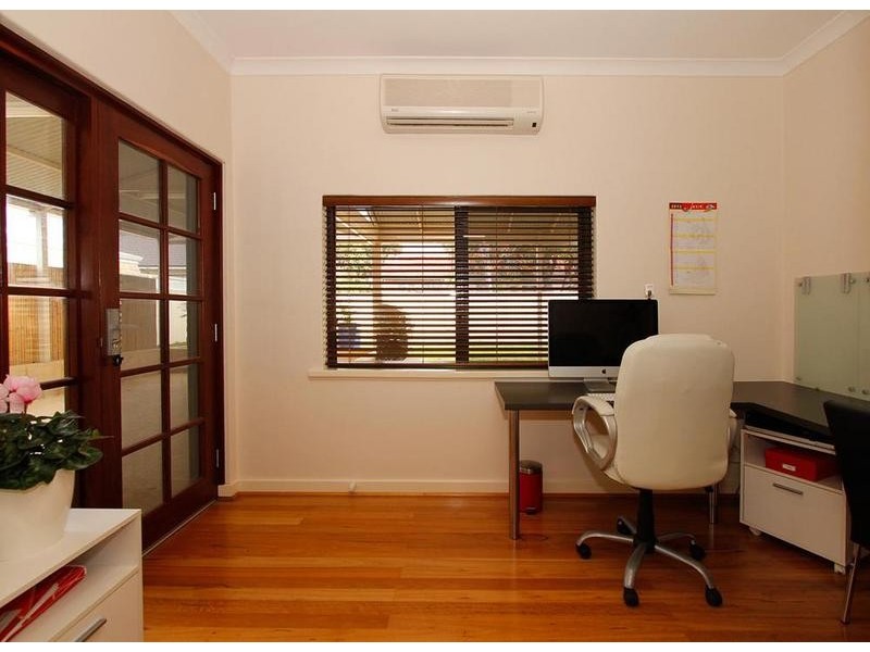 50 Kitchener Road, Melville WA 6156