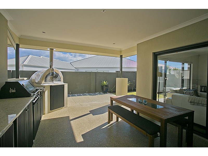 38 Hamelin Drive, Munster WA 6166