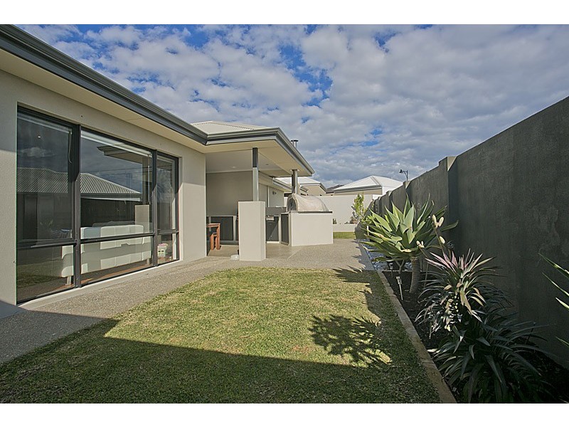 38 Hamelin Drive, Munster WA 6166