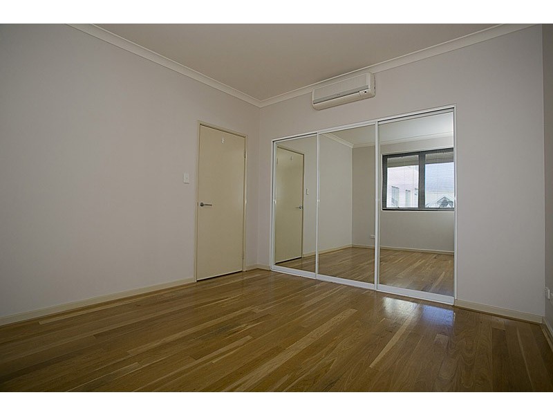 10/2 Pensioner Guard, North Fremantle WA 6159