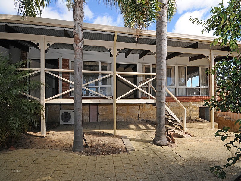 32 Carrington Street, Palmyra WA 6157