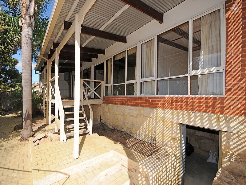 32 Carrington Street, Palmyra WA 6157