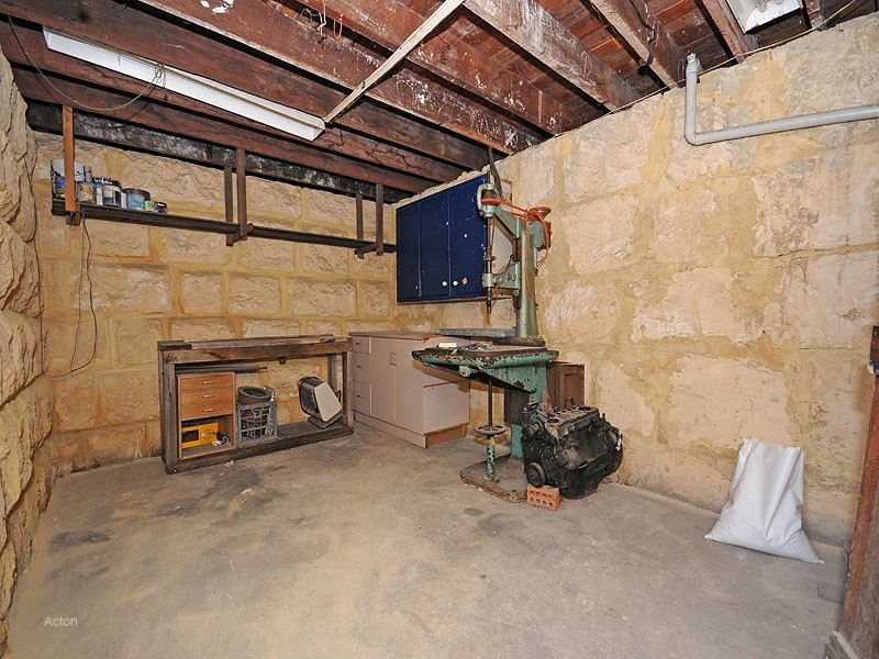 32 Carrington Street, Palmyra WA 6157