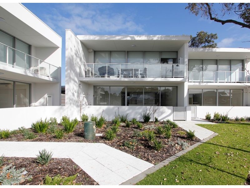 2/7 College Corner, O’connor WA 6163