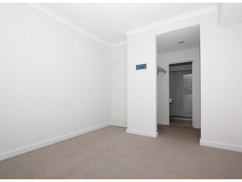 2/7 College Corner, O’connor WA 6163