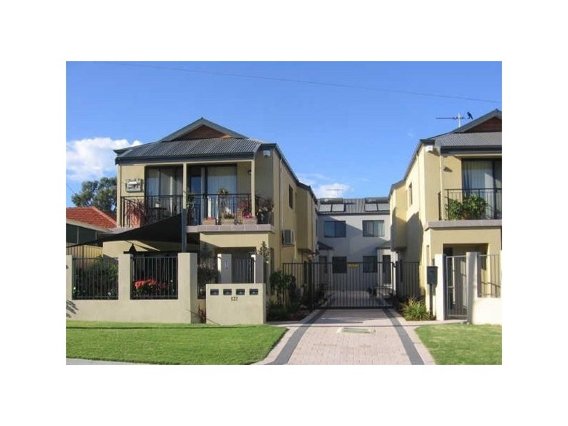 4/137 View Terrace, Bicton WA 6157