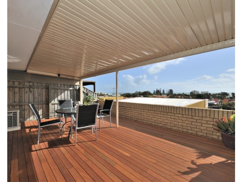 8/11 Boyd Crescent, Hamilton Hill WA 6163