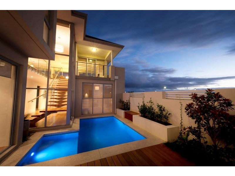 8 Draper Street, North Coogee WA 6163