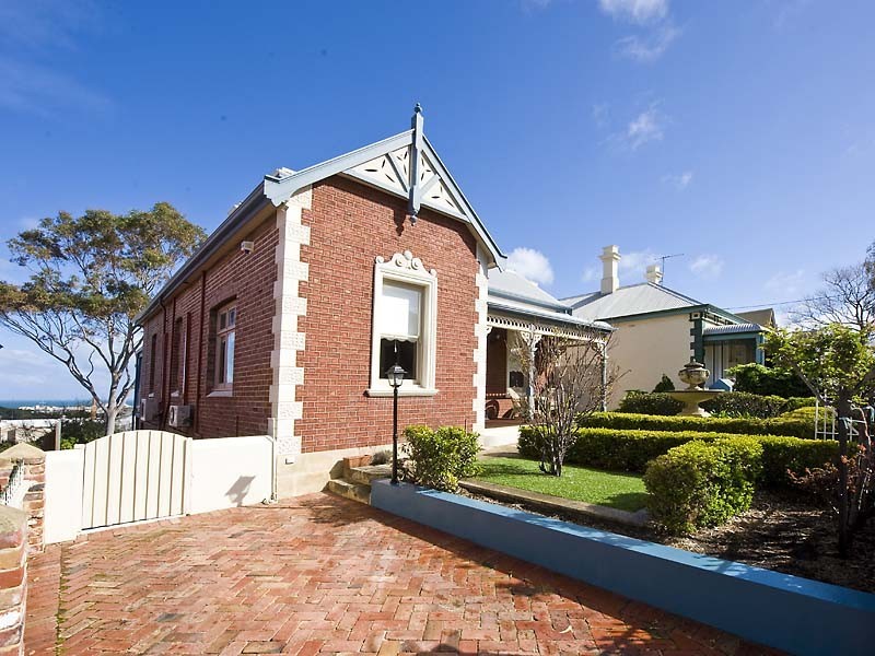 15 Solomon Street, Fremantle WA 6160