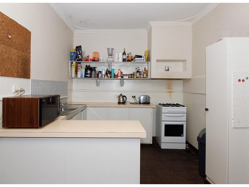 16 Central Terrace, Beckenham WA 6107