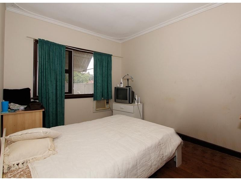 16 Central Terrace, Beckenham WA 6107
