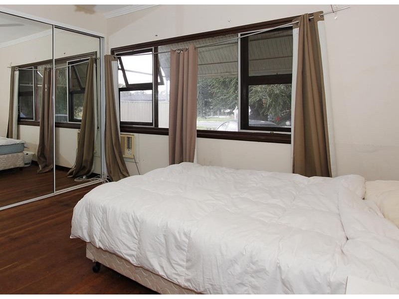 16 Central Terrace, Beckenham WA 6107