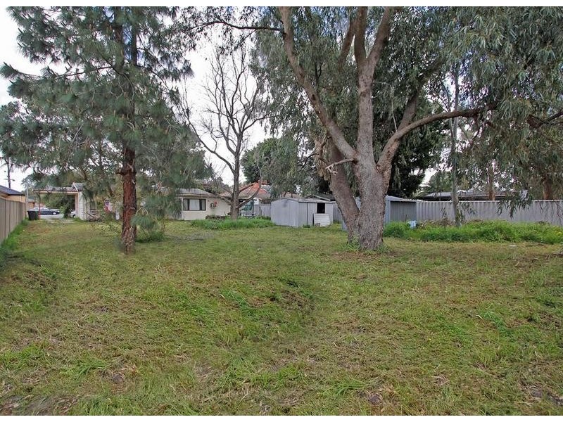 16 Central Terrace, Beckenham WA 6107