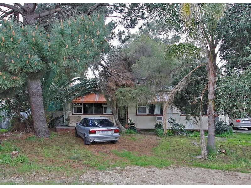 16 Central Terrace, Beckenham WA 6107