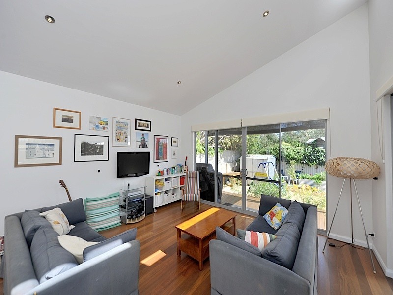 41 Central Avenue, Beaconsfield WA 6162