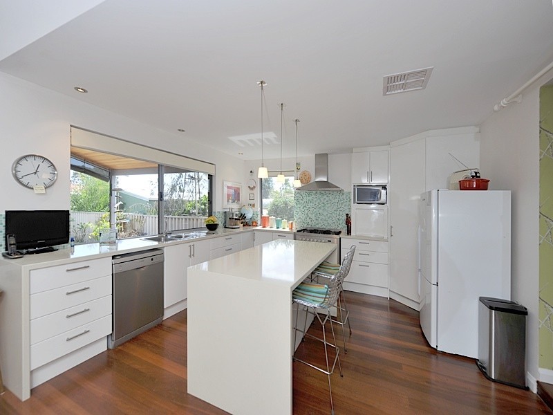 41 Central Avenue, Beaconsfield WA 6162