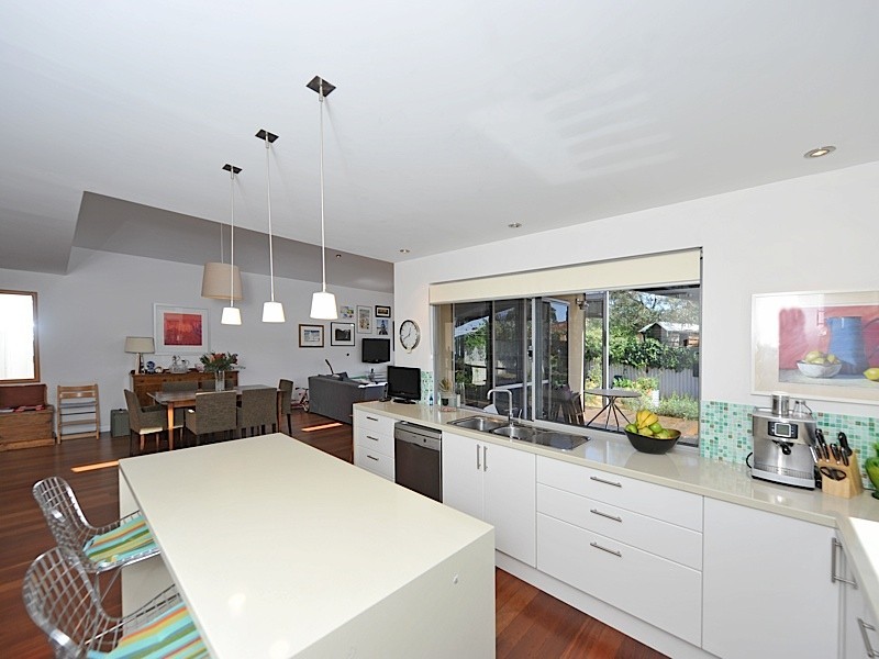 41 Central Avenue, Beaconsfield WA 6162