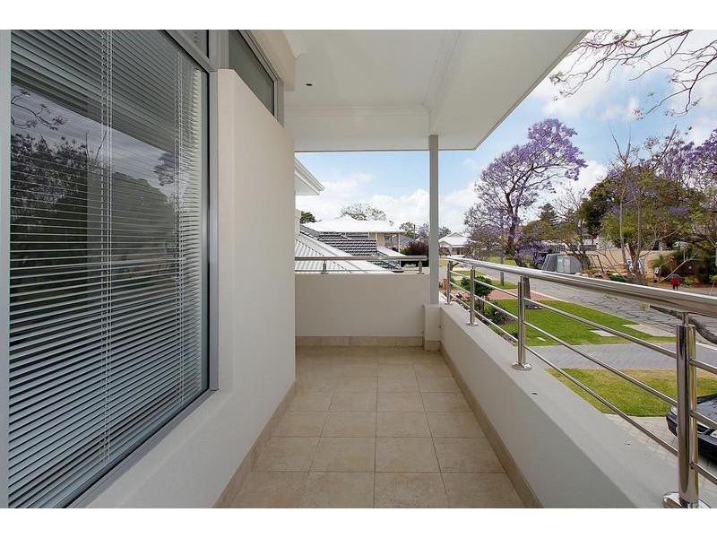 11 Daniel Street, Attadale WA 6156