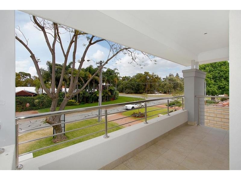 11 Daniel Street, Attadale WA 6156