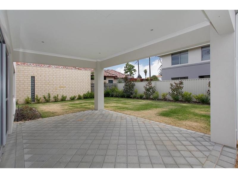 11 Daniel Street, Attadale WA 6156