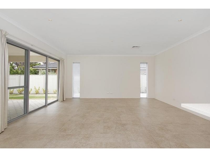 11 Daniel Street, Attadale WA 6156