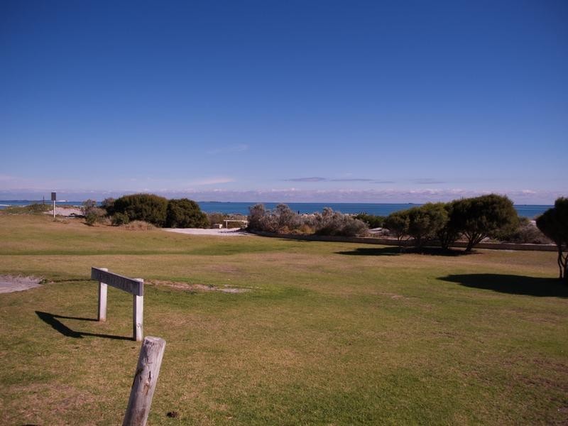 1 Breaksea Drive, North Coogee WA 6163