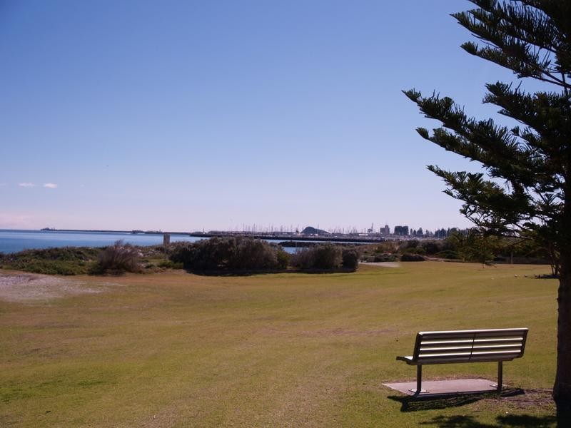 1 Breaksea Drive, North Coogee WA 6163