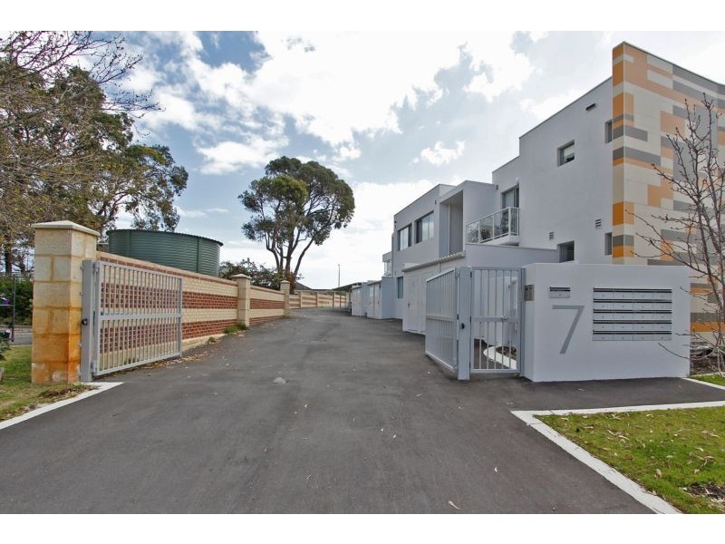 8/7 College Corner, O’connor WA 6163