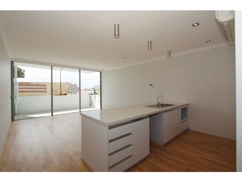 8/7 College Corner, O’connor WA 6163