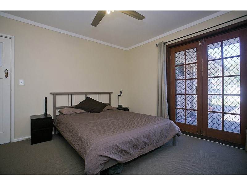 143b Clontarf Road, Hamilton Hill WA 6163