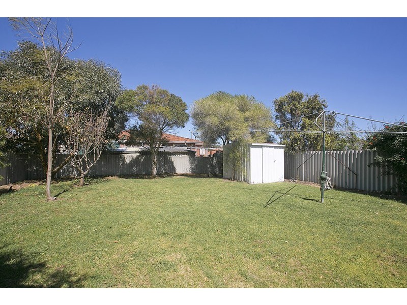 143b Clontarf Road, Hamilton Hill WA 6163