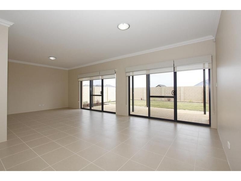 9 Arabella Loop, North Coogee WA 6163