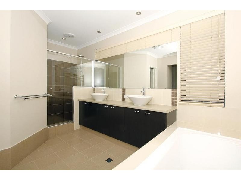 9 Arabella Loop, North Coogee WA 6163