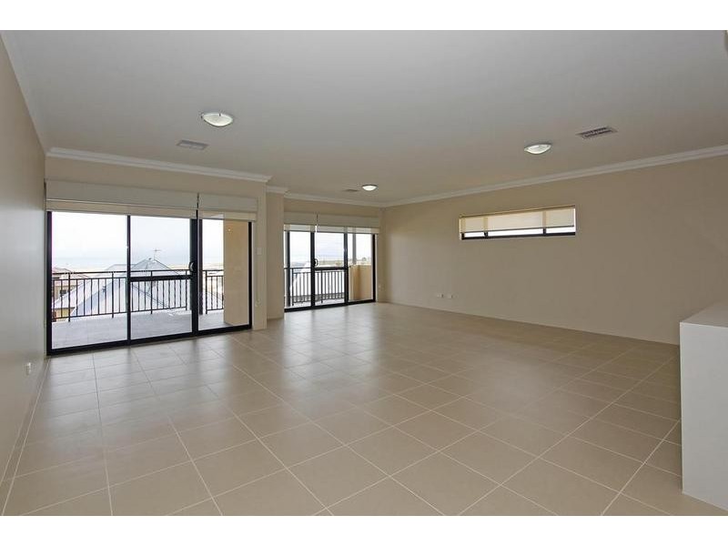 9 Arabella Loop, North Coogee WA 6163