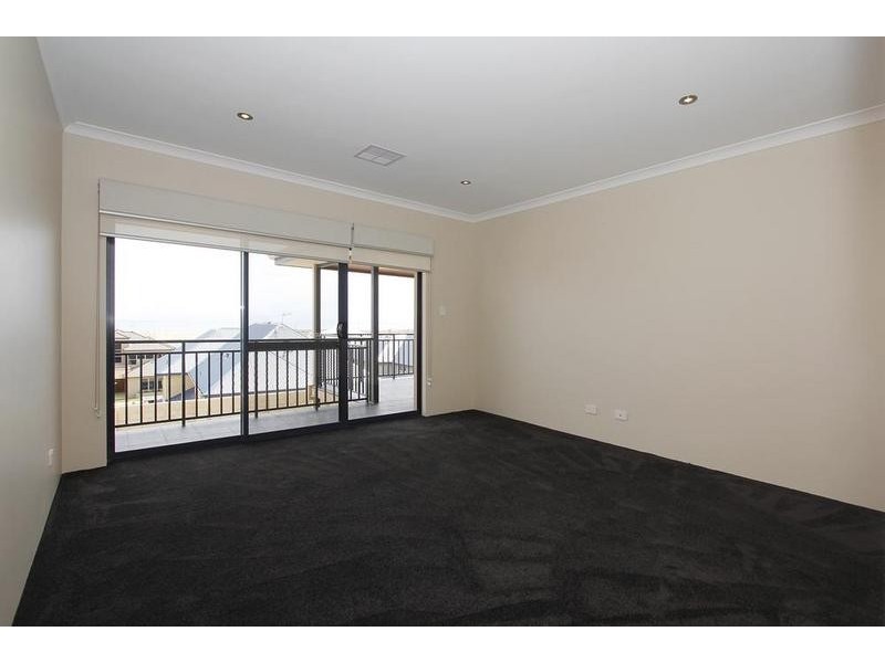 9 Arabella Loop, North Coogee WA 6163