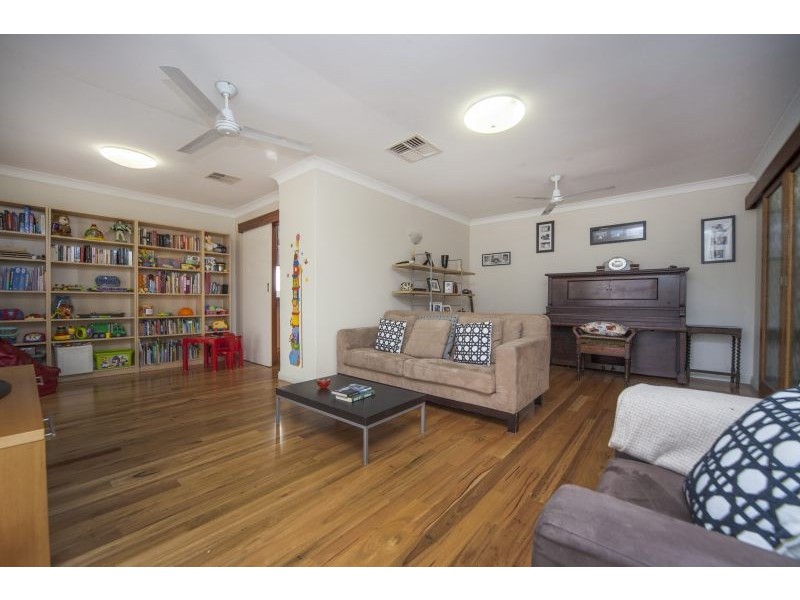 4 Grosvenor Street, Beaconsfield WA 6162