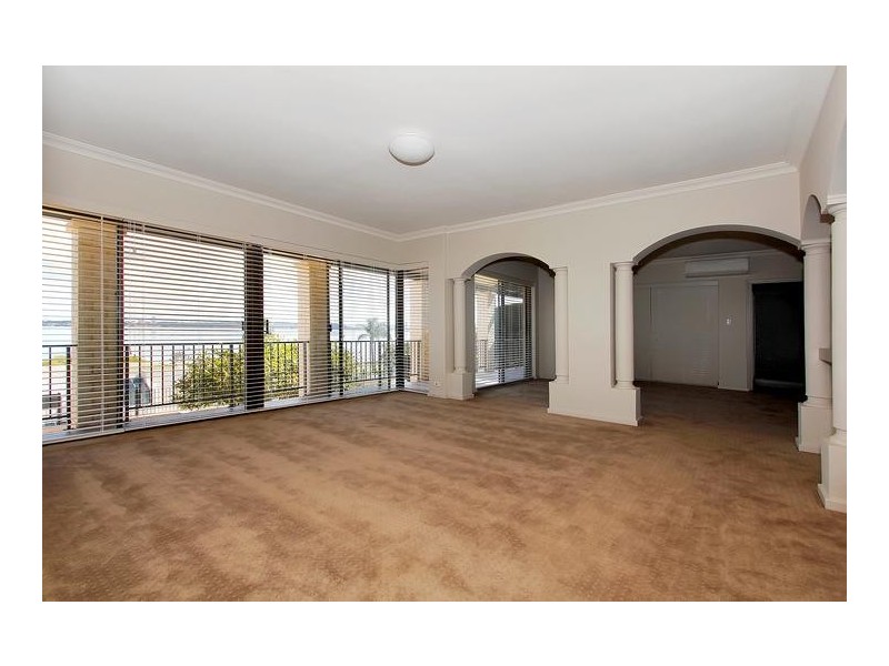10 Duncraig Road, Applecross WA 6153
