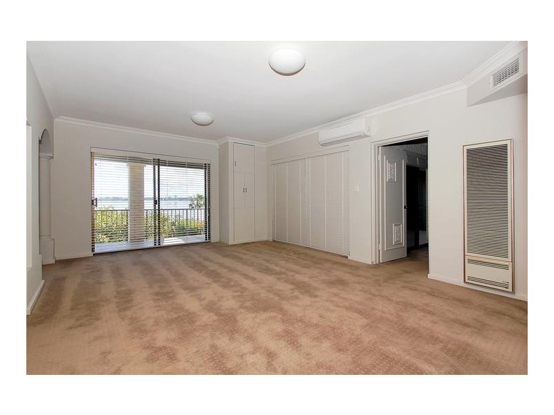10 Duncraig Road, Applecross WA 6153