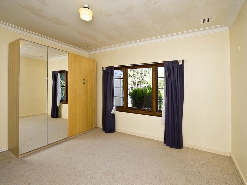 28 Oldham Crescent, Hilton WA 6163